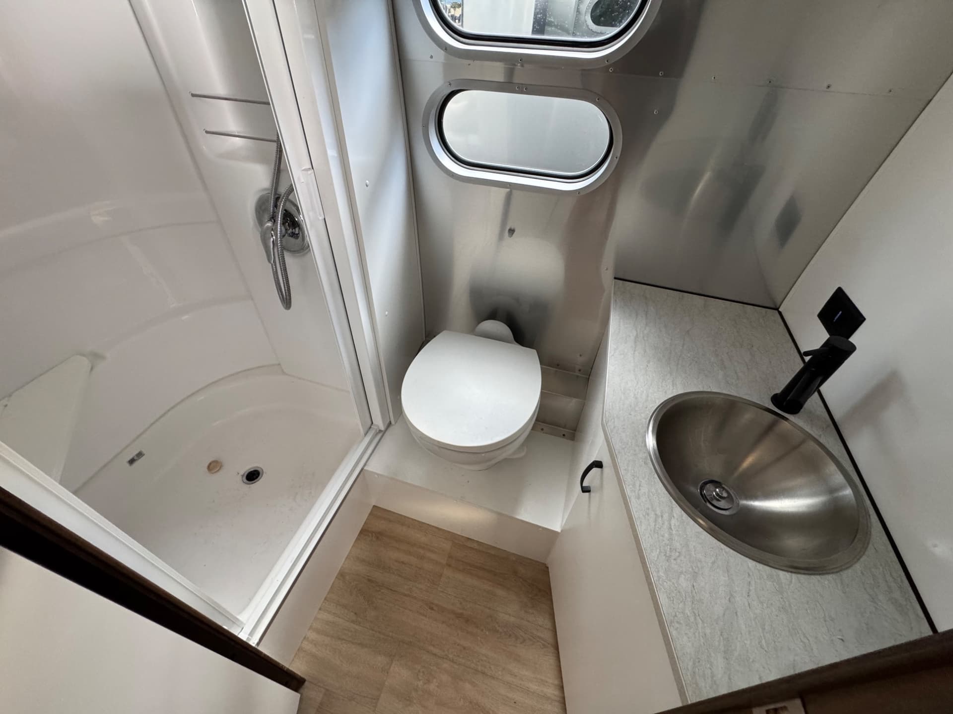 2024 Airstream 2024 Airstream Caravel - thumbnail 20