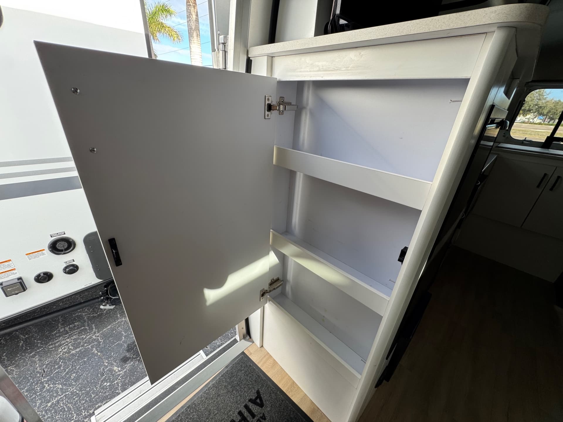 2024 Airstream 2024 Airstream Caravel - thumbnail 23