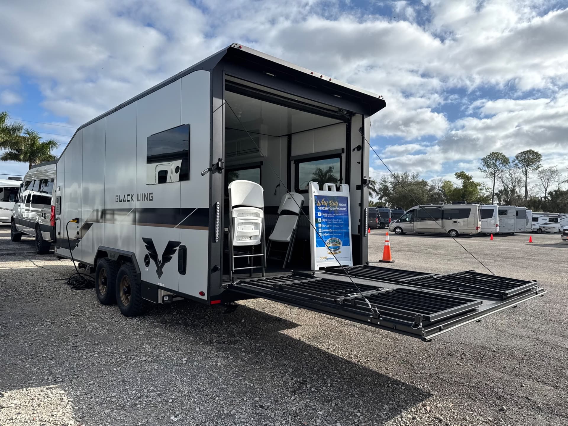 2026 inTech RV 2026 inTech RV Black Wing - thumbnail 4