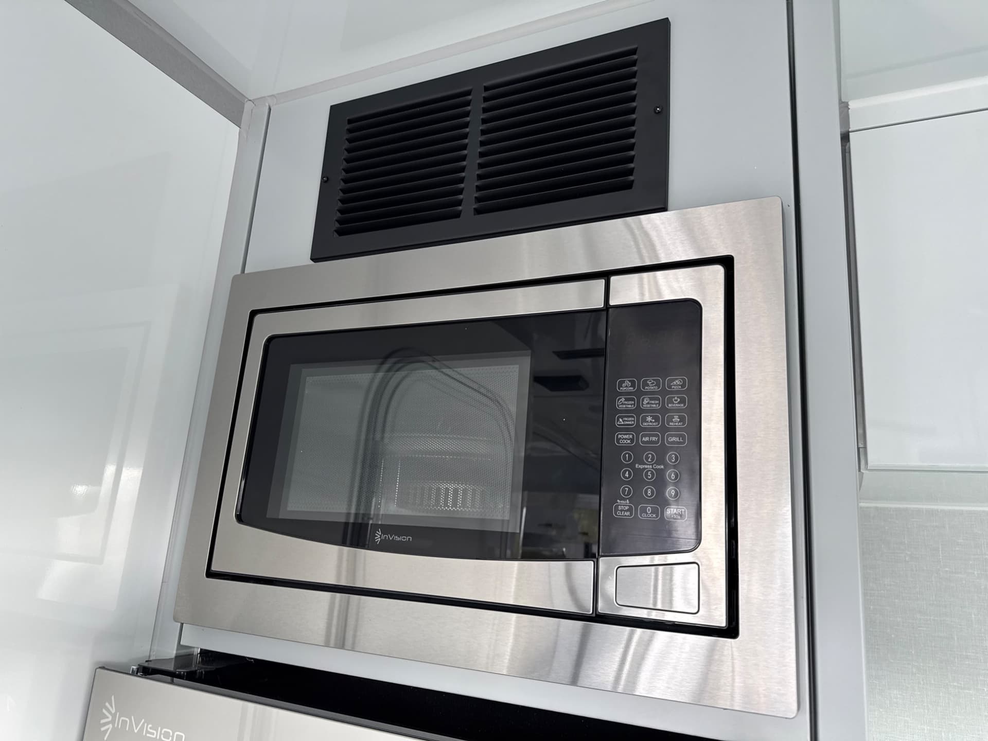 2026 inTech RV 2026 inTech RV Black Wing - thumbnail 10