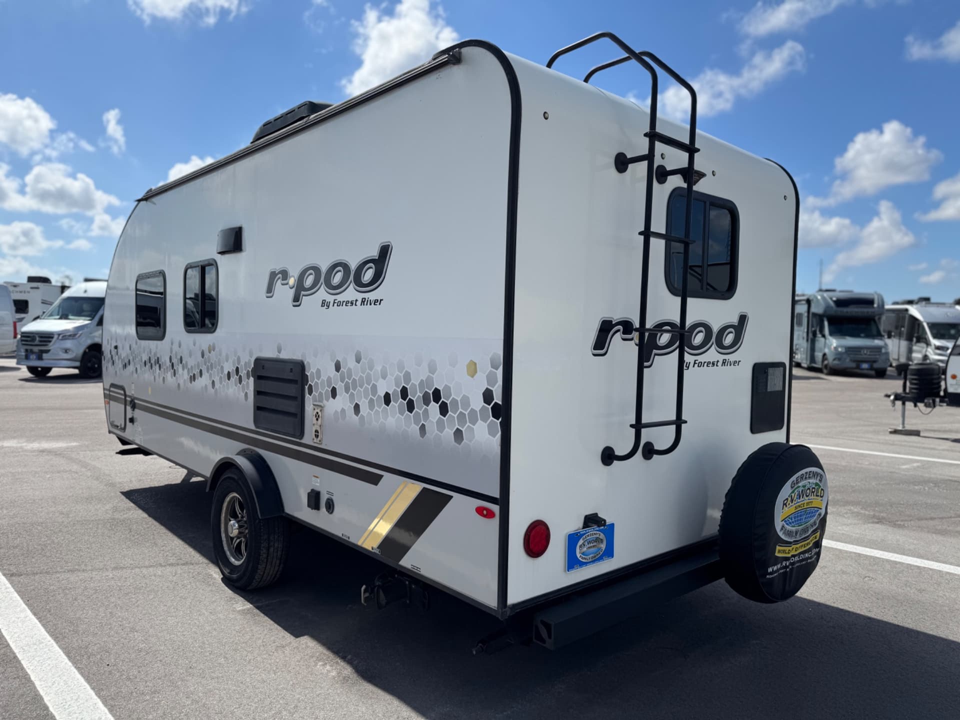 2022 Forest River 2022 Forest River R-Pod - thumbnail 3