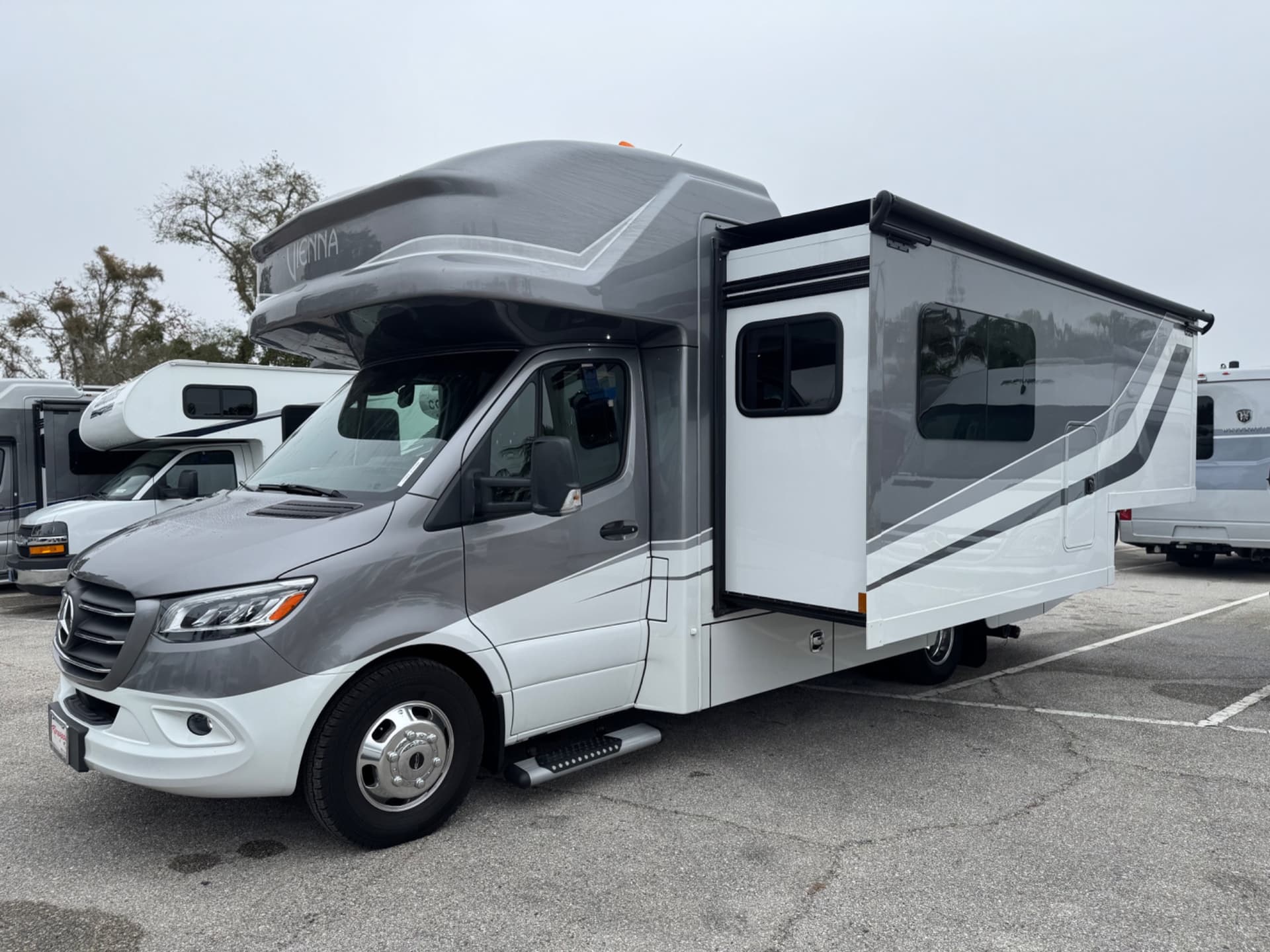 2024 Renegade RV 2024 Renegade RV Vienna - thumbnail 2