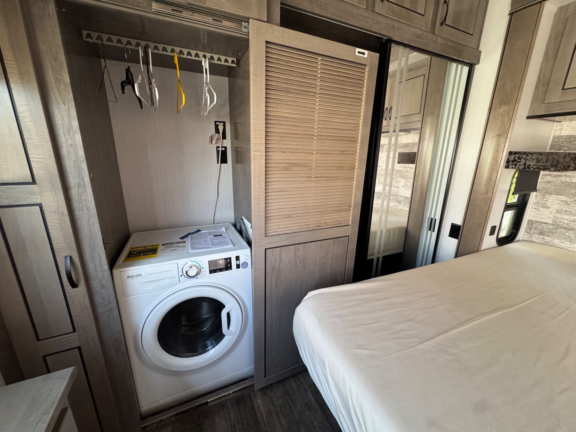 2021 Cedar Creek 2021 Cedar Creek FOREST RIVER - thumbnail 23