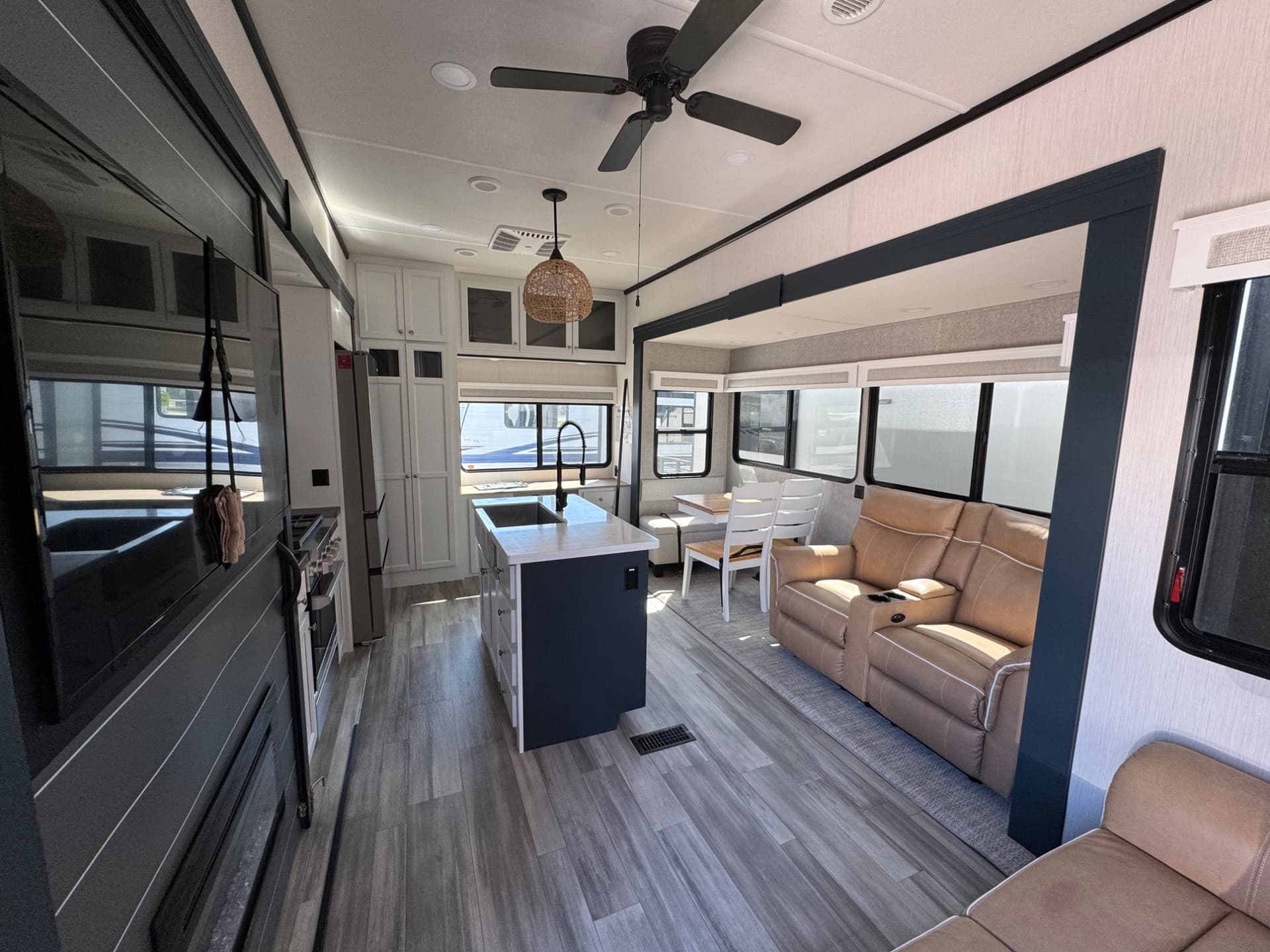 2024 Forest River 2024 Forest River Cedar Creek Experience - thumbnail 5