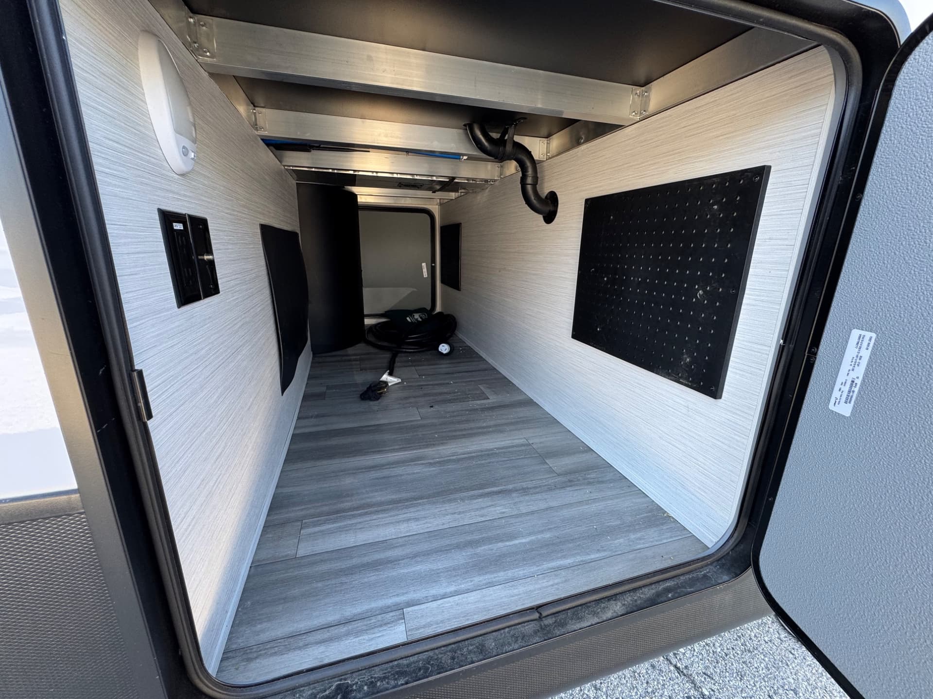 2024 Forest River 2024 Forest River Cedar Creek Experience - thumbnail 23