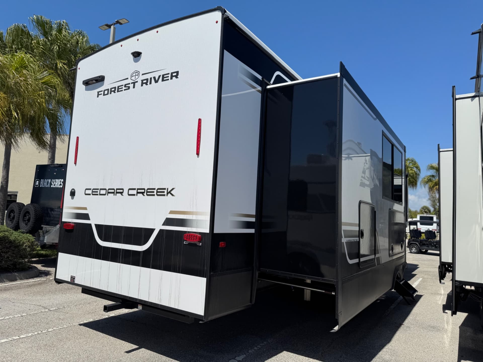 2026 Forest River 2026 Forest River Cedar Creek - thumbnail 4