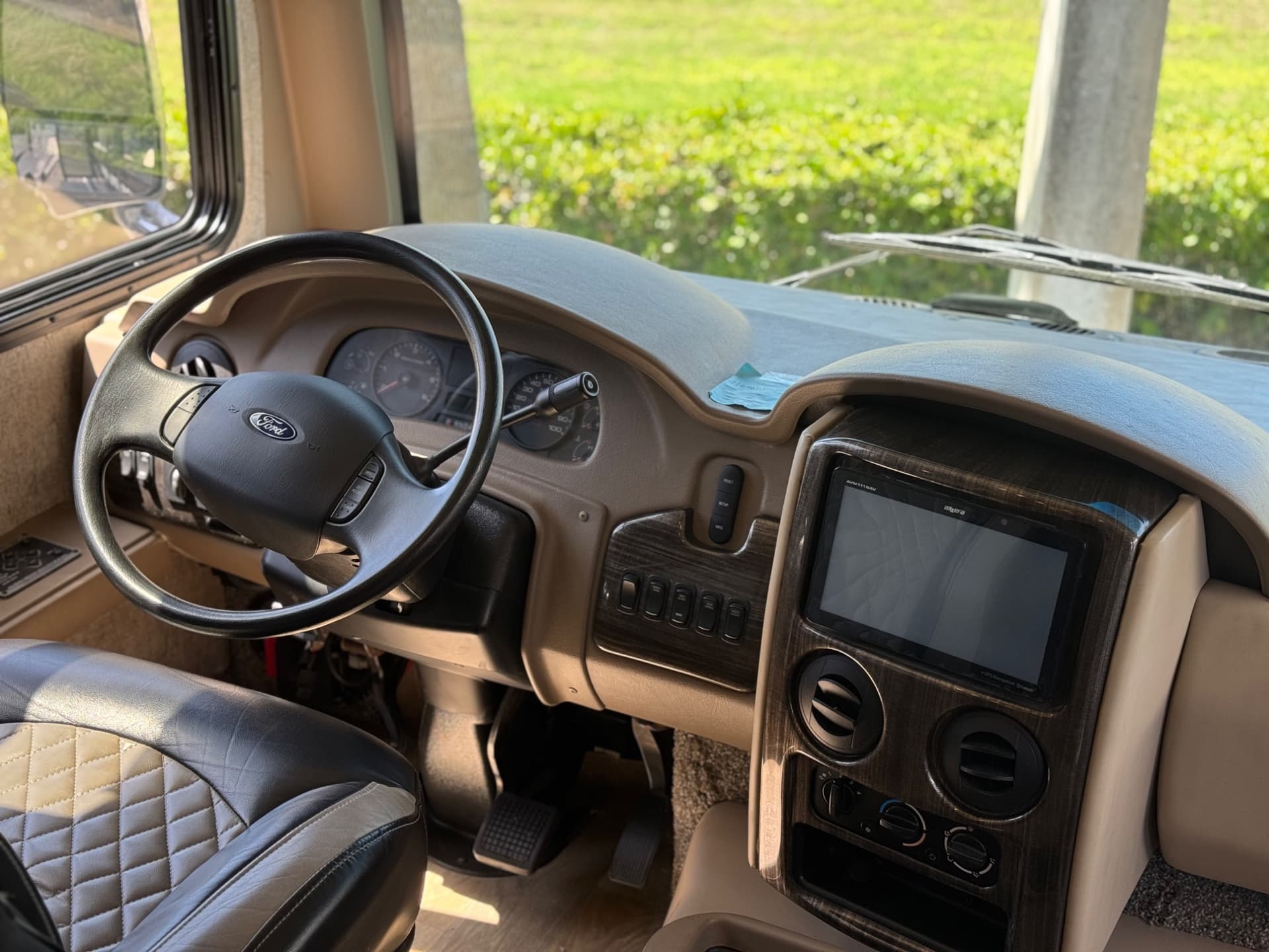 2019 Thor Motor Coach 2019 Thor Motor Coach Outlaw - thumbnail 5