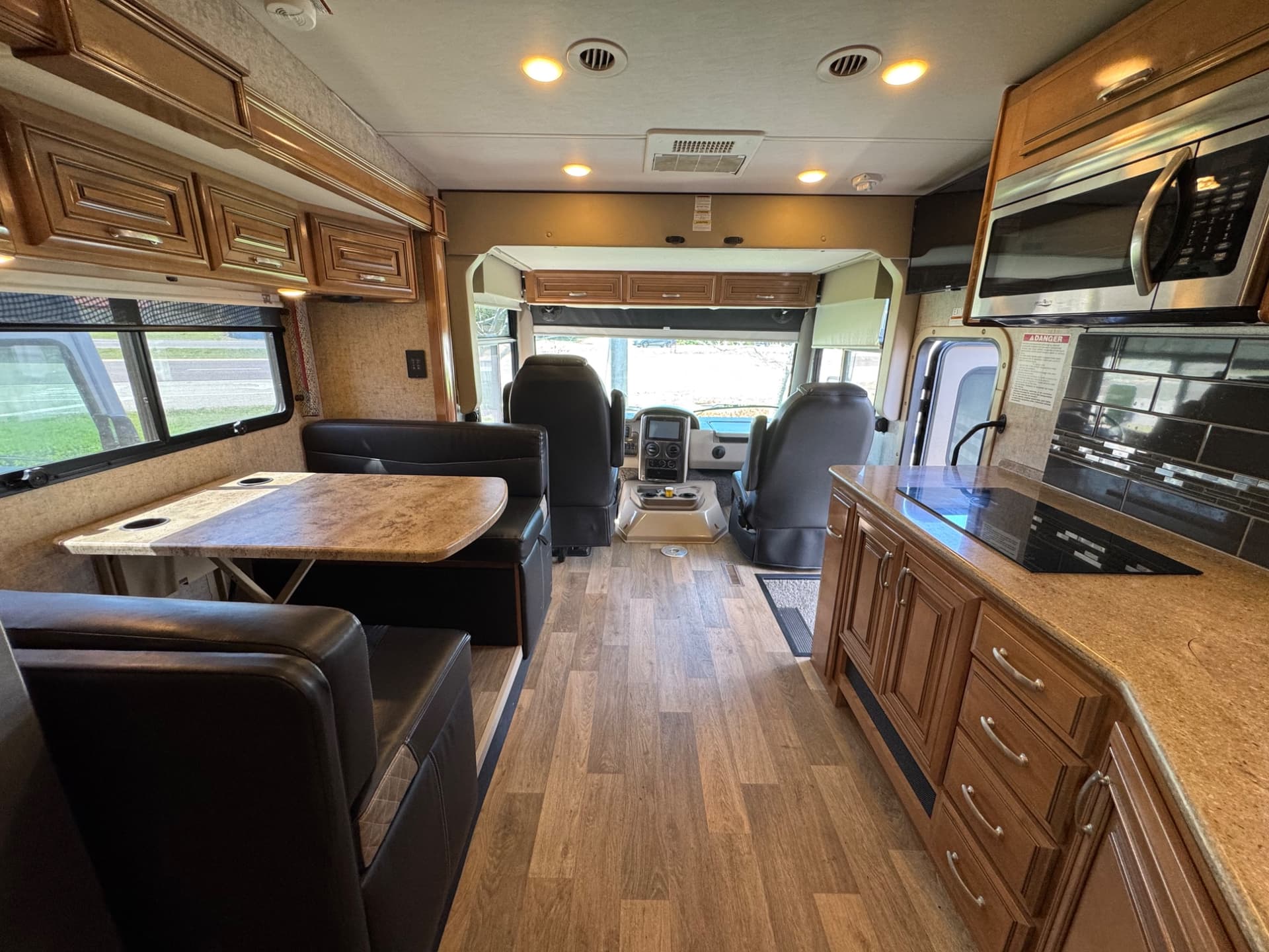 2019 Thor Motor Coach 2019 Thor Motor Coach Outlaw - thumbnail 7