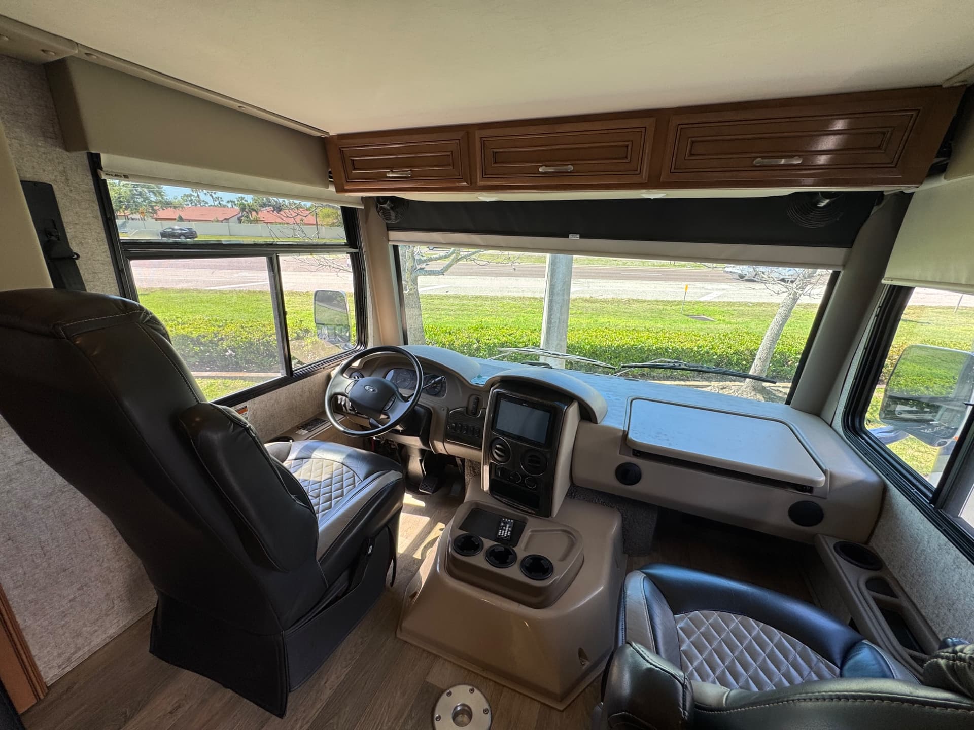 2019 Thor Motor Coach 2019 Thor Motor Coach Outlaw - thumbnail 12