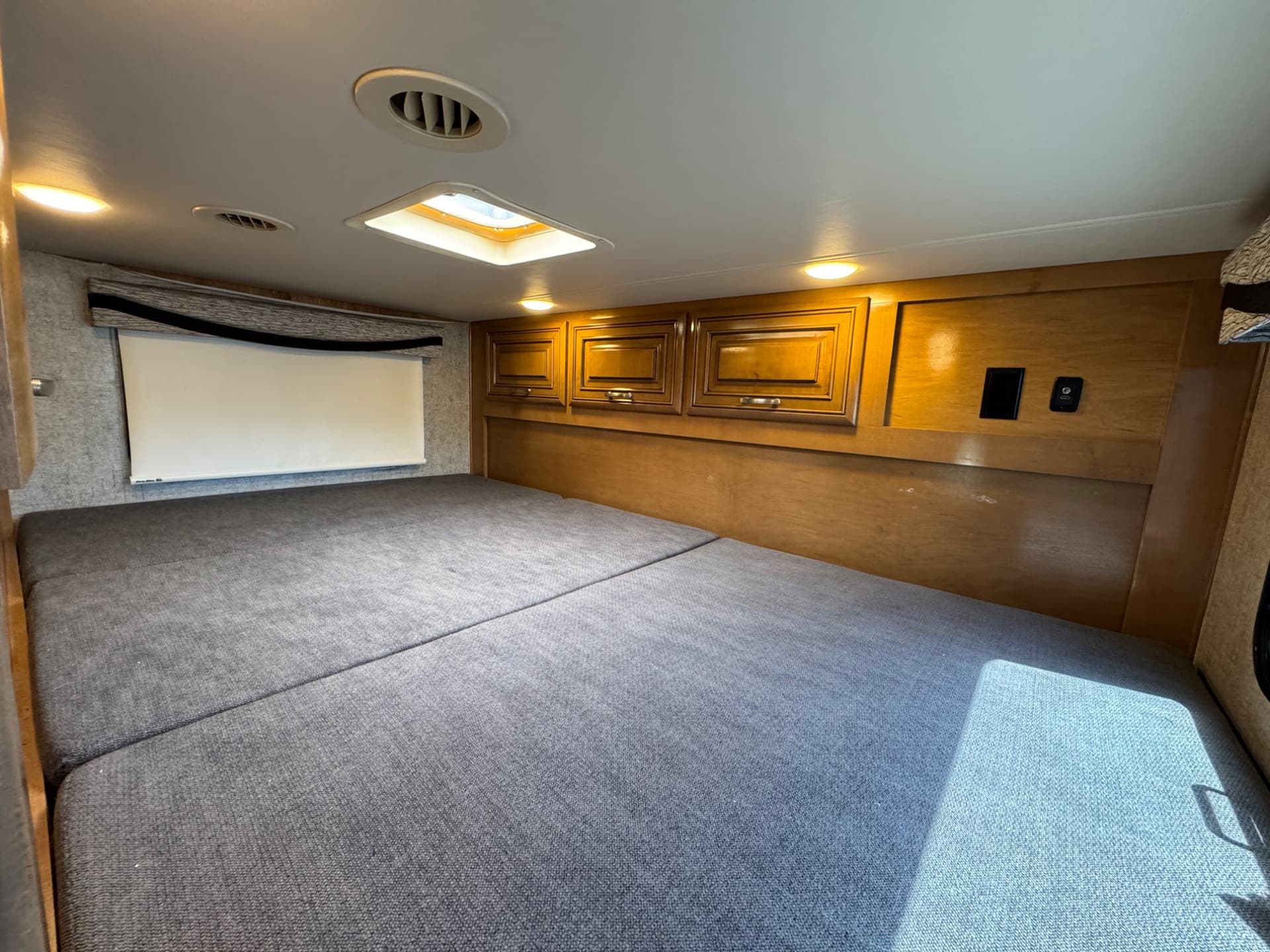 2019 Thor Motor Coach 2019 Thor Motor Coach Outlaw - thumbnail 17