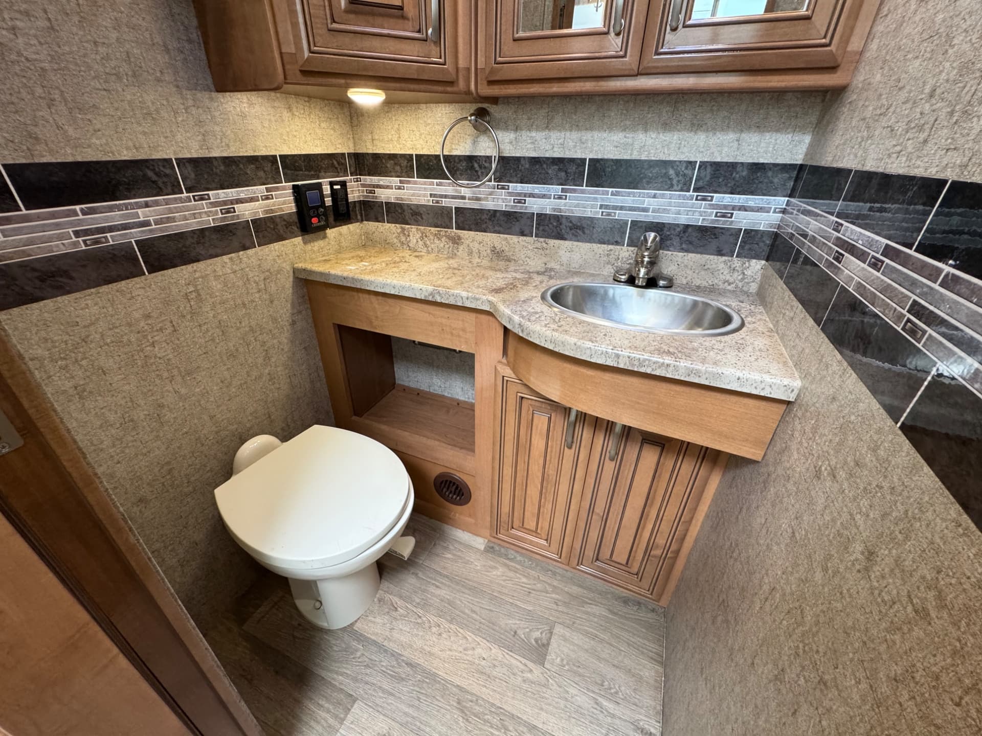 2019 Thor Motor Coach 2019 Thor Motor Coach Outlaw - thumbnail 22