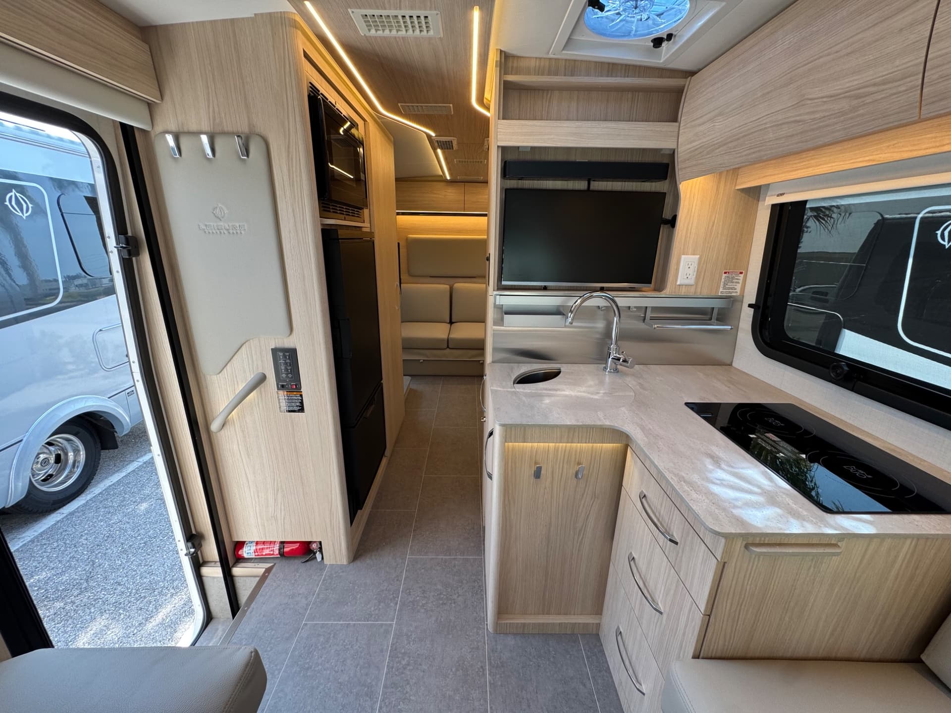 2026 Leisure Travel Vans 2026 Leisure Travel Vans Wonder - thumbnail 7