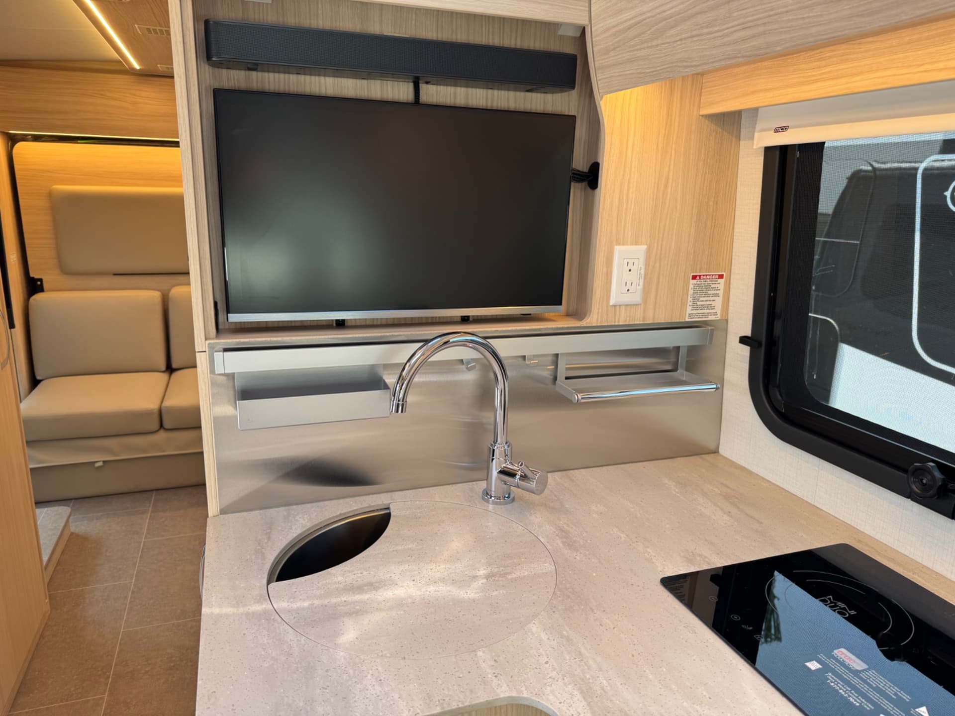 2026 Leisure Travel Vans 2026 Leisure Travel Vans Wonder - thumbnail 12