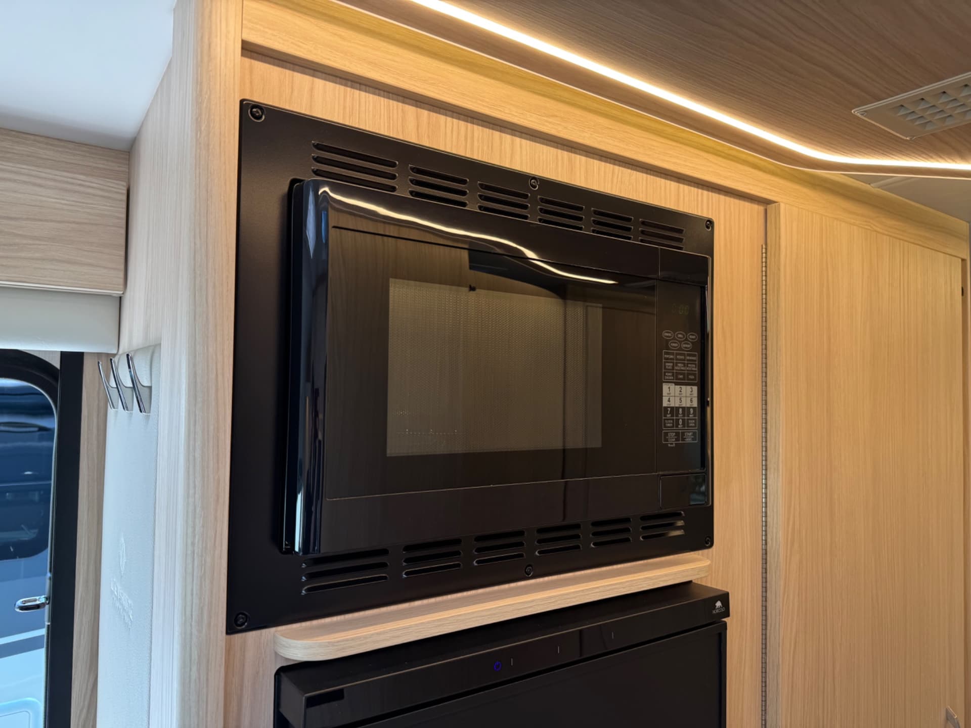 2026 Leisure Travel Vans 2026 Leisure Travel Vans Wonder - thumbnail 13