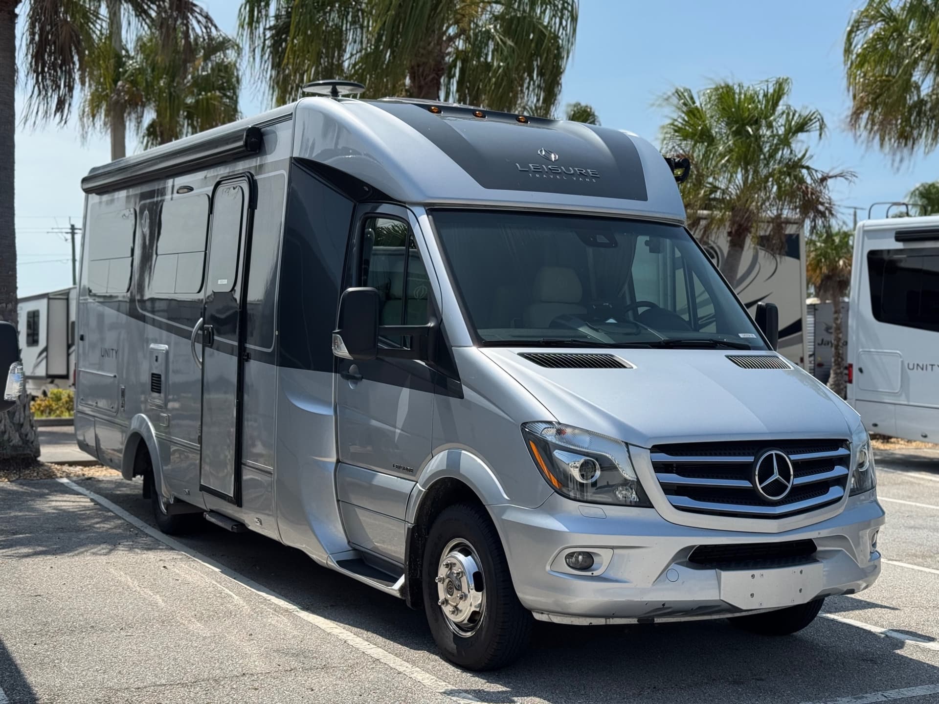 2018 Leisure Travel Vans Unity U24FX