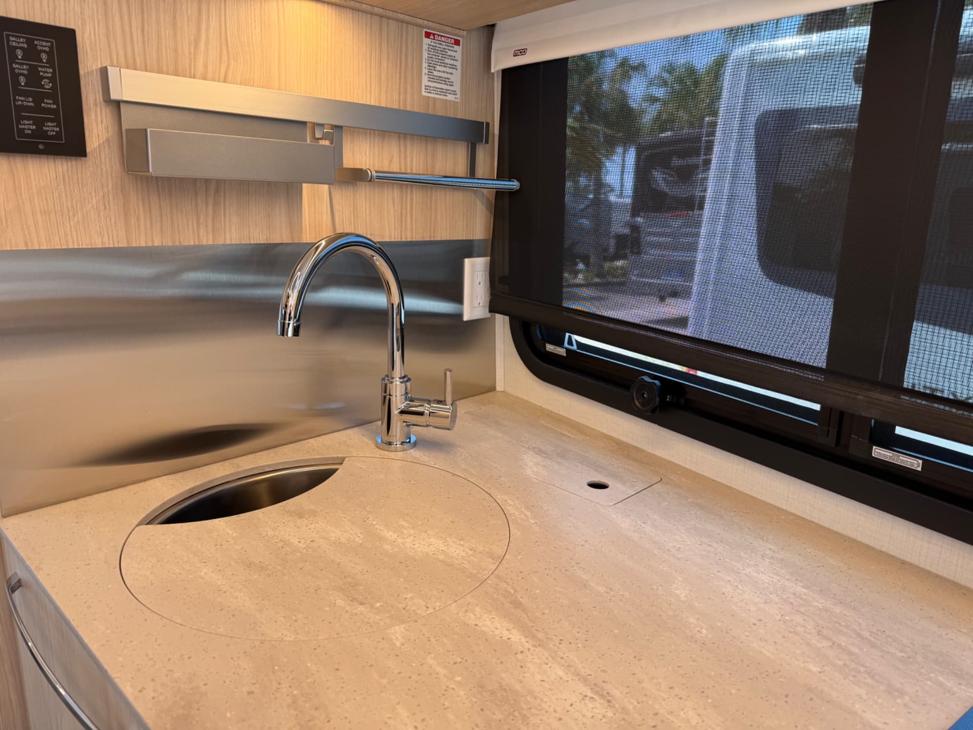 2026 Leisure Travel Vans 2026 Leisure Travel Vans Unity - thumbnail 10