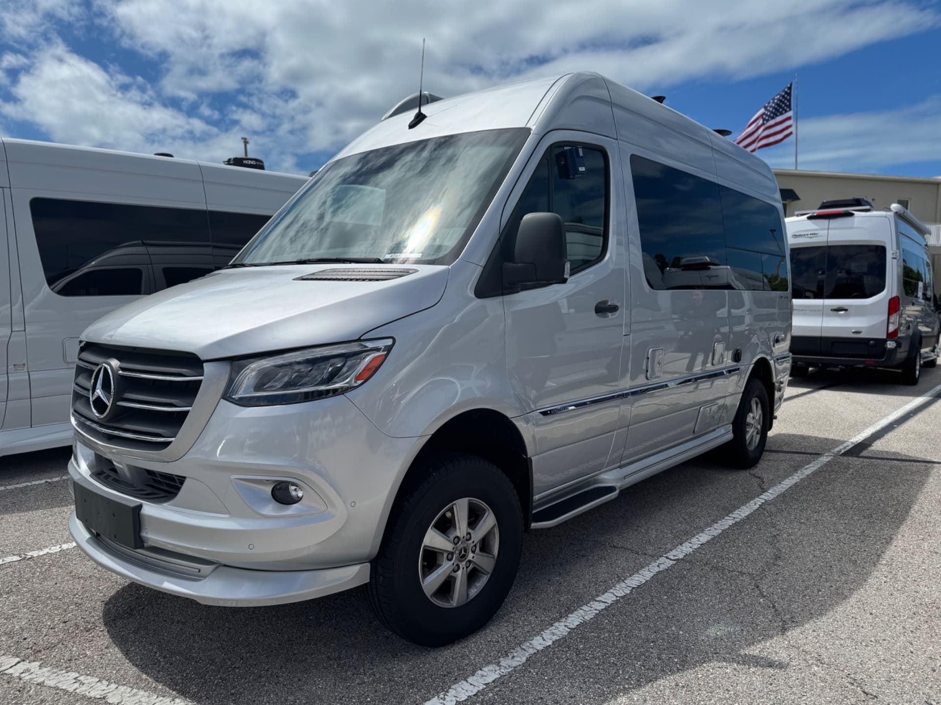 2023 Airstream 2023 Airstream Interstate - thumbnail 3