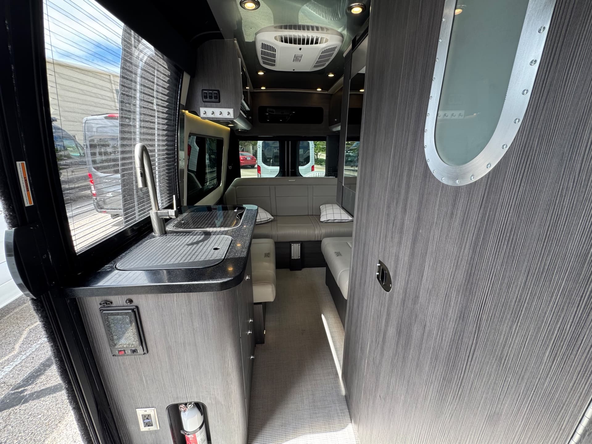 2023 Airstream 2023 Airstream Interstate - thumbnail 8