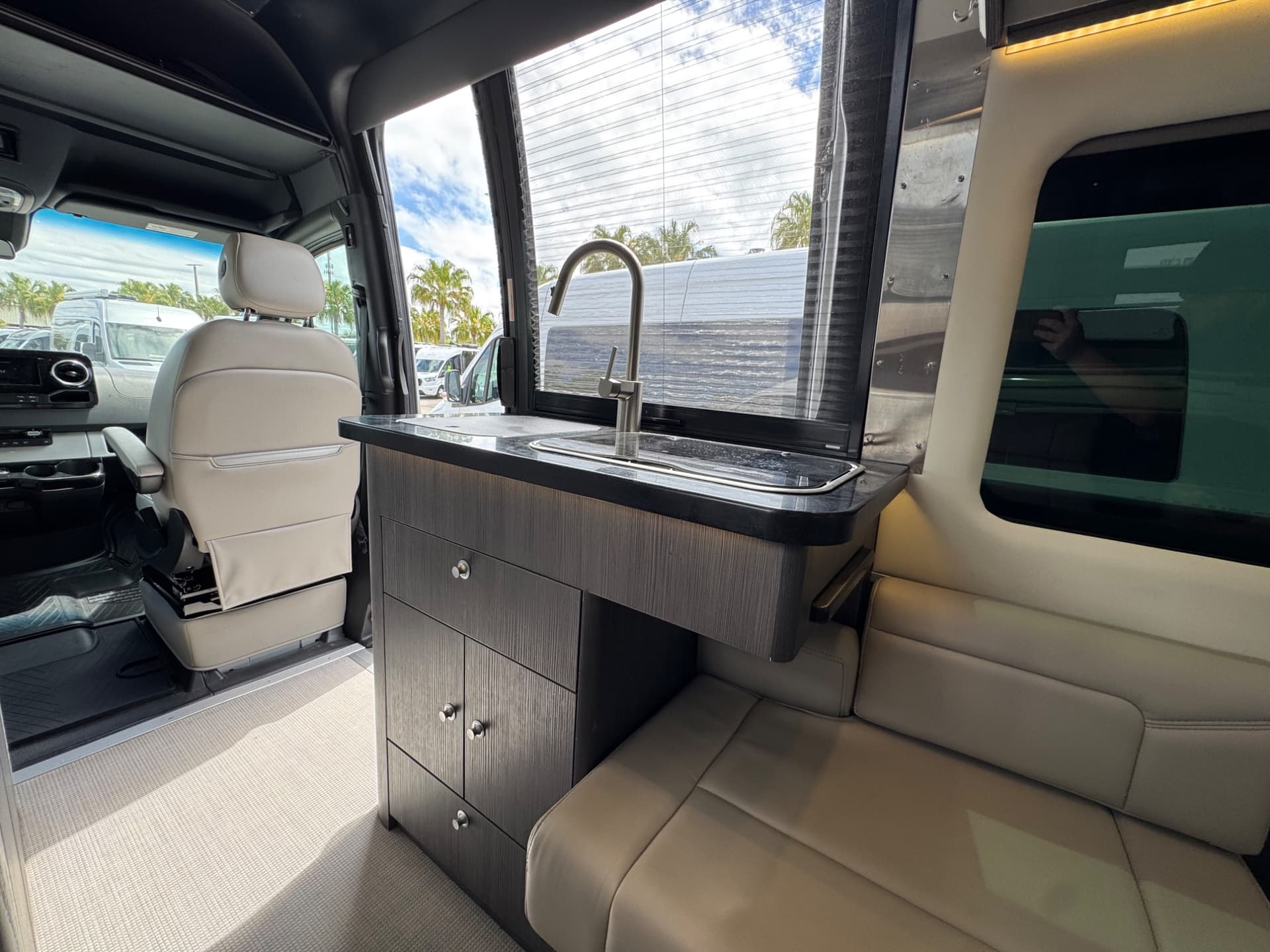 2023 Airstream 2023 Airstream Interstate - thumbnail 10