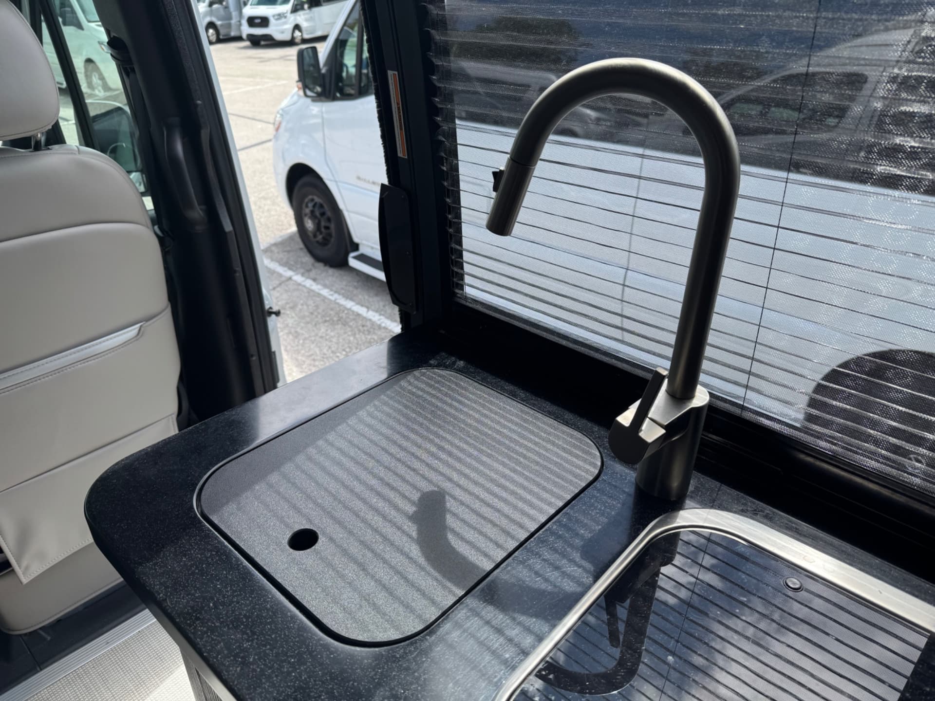 2023 Airstream 2023 Airstream Interstate - thumbnail 13