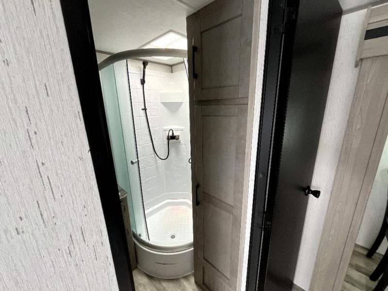 2023 Dutchmen 2023 Dutchmen Kodiak Ultimate - thumbnail 37