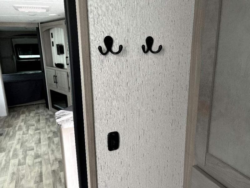 2023 Dutchmen 2023 Dutchmen Kodiak Ultimate - thumbnail 38