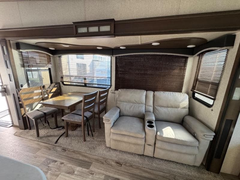 2020 Keystone RV 2020 Keystone RV Cougar - thumbnail 14
