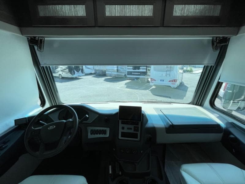 2023 Coachmen 2023 Coachmen Mirada - thumbnail 12