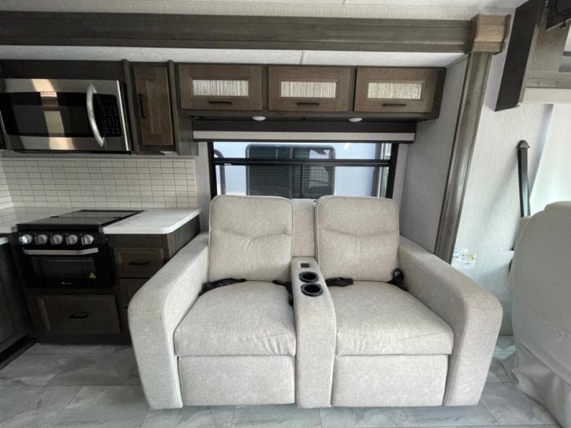 2023 Coachmen 2023 Coachmen Mirada - thumbnail 15