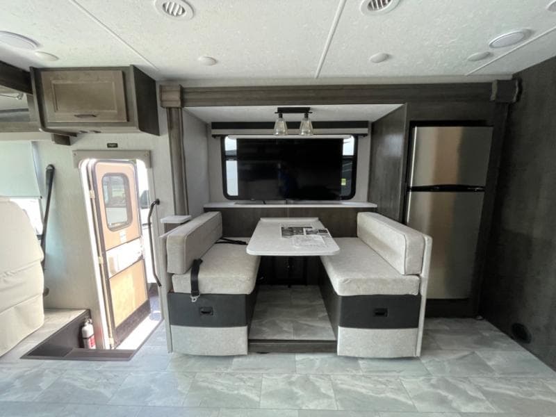 2023 Coachmen 2023 Coachmen Mirada - thumbnail 16