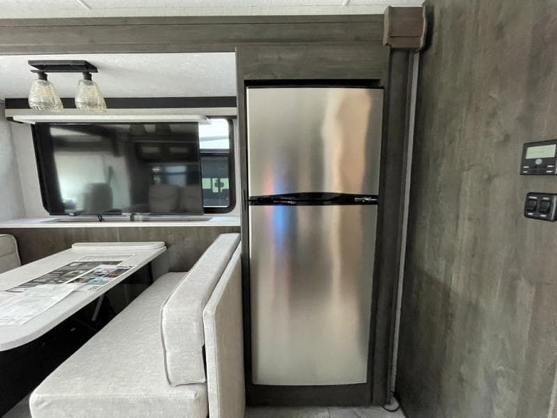 2023 Coachmen 2023 Coachmen Mirada - thumbnail 18