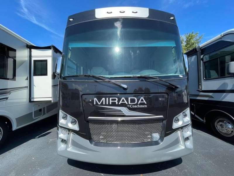 2023 Coachmen 2023 Coachmen Mirada - thumbnail 3