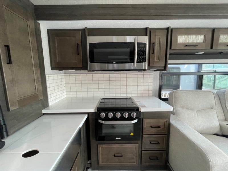 2023 Coachmen 2023 Coachmen Mirada - thumbnail 21