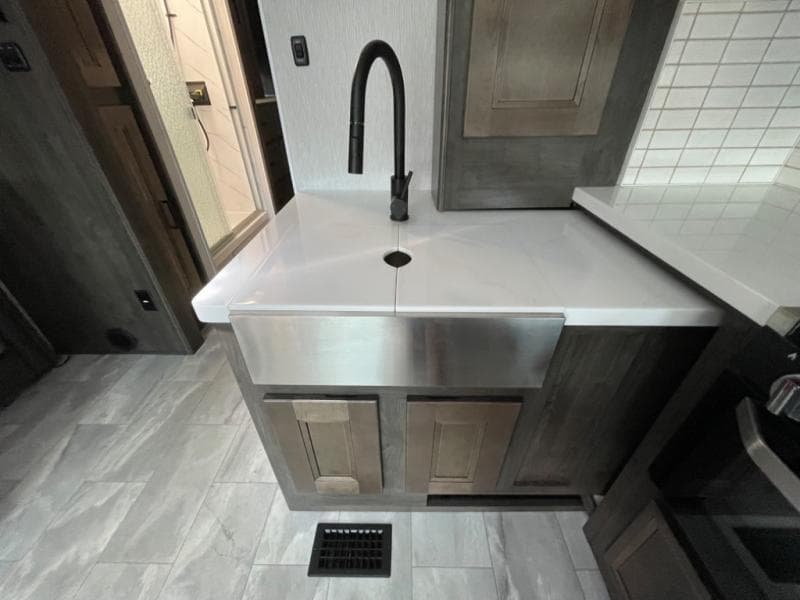 2023 Coachmen 2023 Coachmen Mirada - thumbnail 24