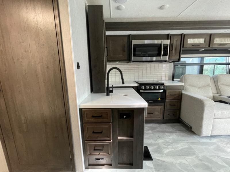 2023 Coachmen 2023 Coachmen Mirada - thumbnail 26