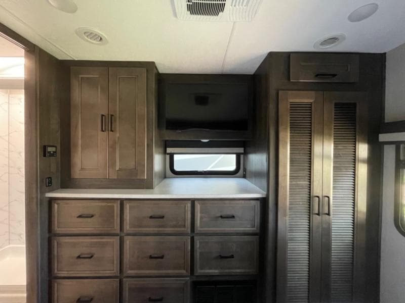 2023 Coachmen 2023 Coachmen Mirada - thumbnail 37