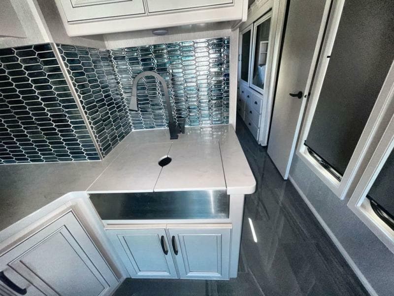 2023 Fleetwood RV 2023 Fleetwood RV Frontier GTX - thumbnail 24