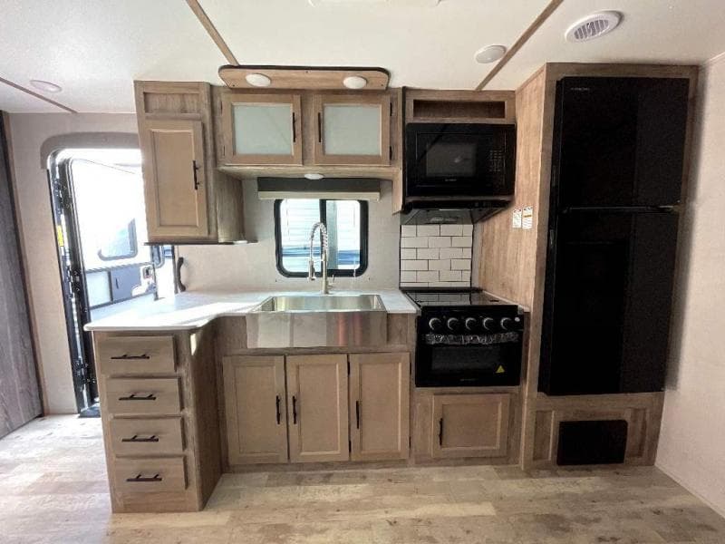 2023 Gulf Stream 2023 Gulf Stream Conquest - thumbnail 13