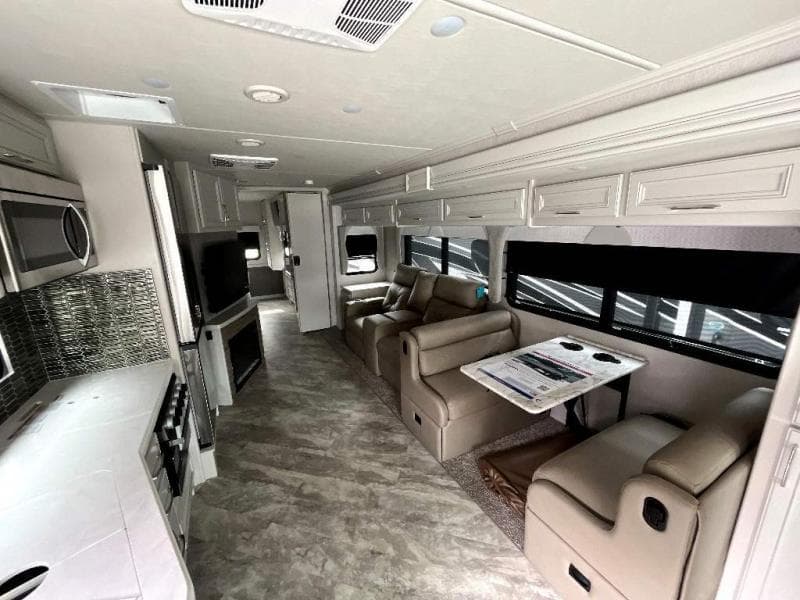 2023 Fleetwood RV 2023 Fleetwood RV Bounder - thumbnail 28