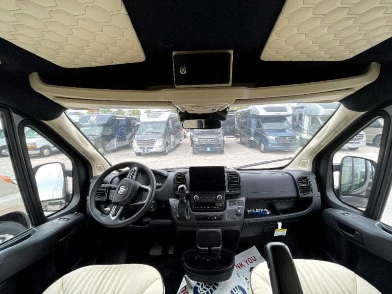 2025 Midwest Automotive Designs 2025 Midwest Automotive Designs Legend - thumbnail 10