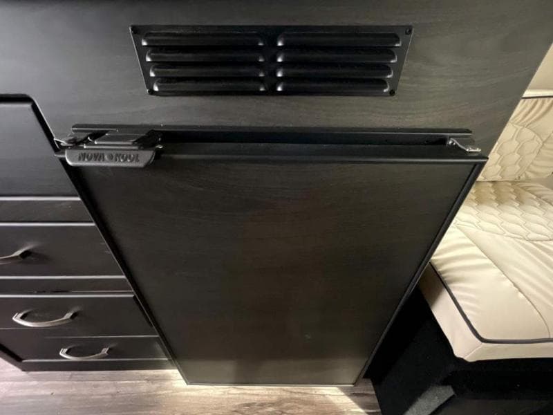 2025 Midwest Automotive Designs 2025 Midwest Automotive Designs Legend - thumbnail 23