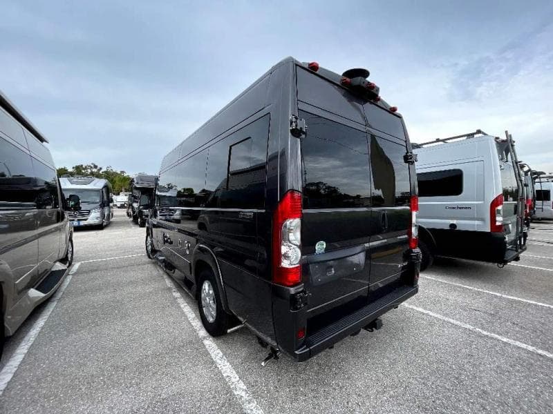 2025 Midwest Automotive Designs 2025 Midwest Automotive Designs Legend - thumbnail 6