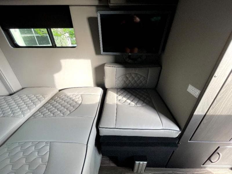 2025 Midwest Automotive Designs 2025 Midwest Automotive Designs Legend - thumbnail 19