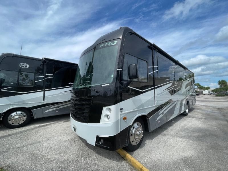 2024 Forest River 2024 Forest River FR3 - thumbnail 4