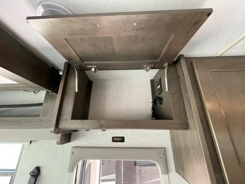 2023 Coachmen 2023 Coachmen Mirada - thumbnail 11