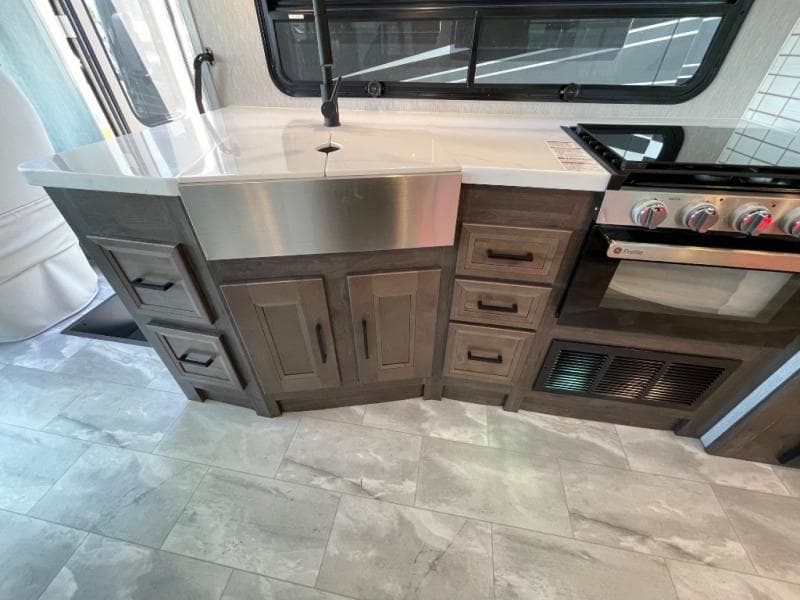 2023 Coachmen 2023 Coachmen Mirada - thumbnail 19