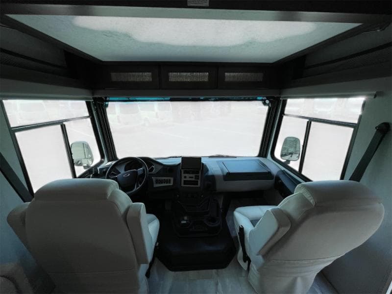 2023 Coachmen 2023 Coachmen Mirada - thumbnail 6