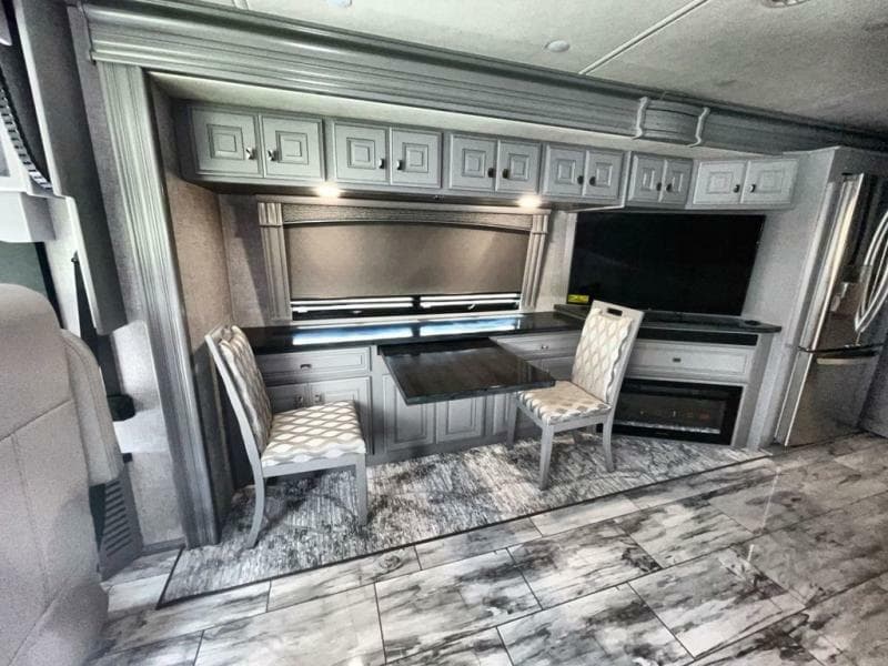 2024 Fleetwood RV 2024 Fleetwood RV Discovery LXE - thumbnail 18