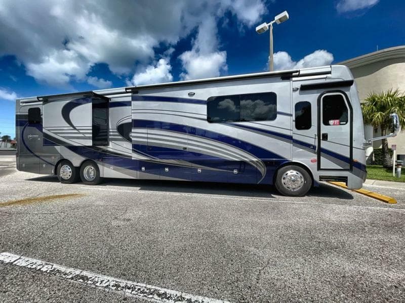 2024 Fleetwood RV 2024 Fleetwood RV Discovery LXE - thumbnail 10