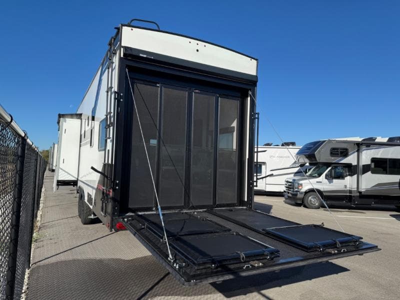 2026 Alliance RV 2026 Alliance RV Valor - thumbnail 4